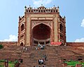 بلند دروازه Chhajja of the cloisters surrounding the courtyard of the Jami Masjid, Fatehpur Sikri