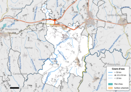 Carte en couleur présentant le réseau hydrographique de la commune