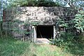 Un bunker in abbandono in una vecchia base aerea sovietica