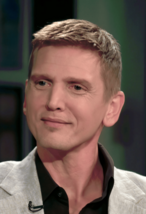 A photograph of Barry Pepper