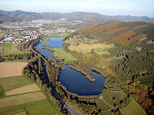 Luftaufnahme Perfstausee im Herbst