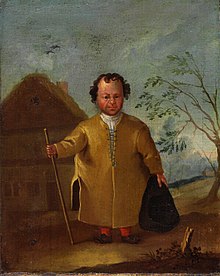 Portrait de pied en peinture d'un nain vêtu élégamment d'une longue robe. Arrière-plan campagnard.