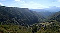 Campodola ao pé do dobramento, e por onde continúa o río Ferreiriño.