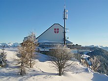 Vue d'un restaurant panoramique en hiver