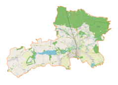 Mapa konturowa gminy Pszczyna, blisko centrum na prawo znajduje się punkt z opisem „Muzeum Zamkowe w Pszczynie”