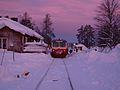 Bahnhof Kåbdalis im Winter