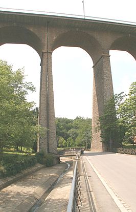 De Pétrusse onder de Passerelle