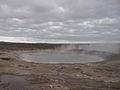 Vue de Geysir entre deux éruptions.