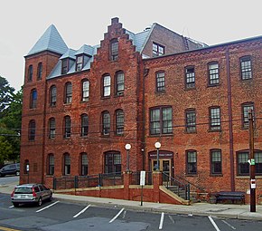 The building has now been converted into apartments, and a new home for the Irvington Public Library (2007)