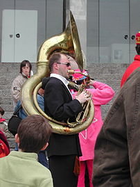 Soubassophone en métal.