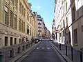 Vue de la rue en direction du sud, avec la Sorbonne à gauche.