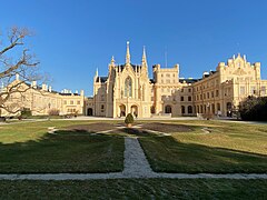 Castell de Lednice]]