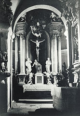 Histor. Foto Altar, im Boden das Epitaph