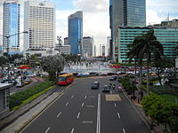 Bundaran HI dan Monumen Selamat Datang dari kejauhan