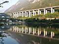 L'autostrada presso il lago del Restello (Val Lapisina-Vittorio Veneto).