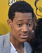 Tyler James Williams interprète Noah