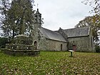 Briec : la chapelle Saint-Corentin (ou chapelle du Kreisker) et son calvaire.