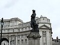 Patung Kapten James Cook di Admiralty Arch