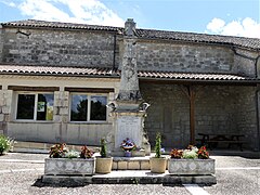 Le monument aux morts.