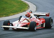 Niki Lauda in een Ferrari 312 T2 in training voor de Duitse Grand Prix 1976