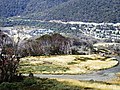 Thredbo az Australian Alps Walking Track felől.