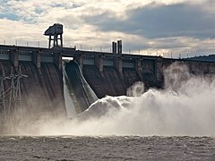 Barrage de Krasnoïarsk sur le fleuve Ienissei, en 2010