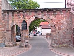 Kloster Höningen, romanische Hauptpforte zum Klosterbereich