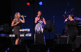 Группа Wilson Phillips на концерте в 2011 году