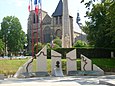 Vue depuis le monument aux morts de la place Aristide-Briand.