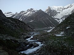 Lac sacré de Sheshnag, dans la sainte vallée d'Amarnath.