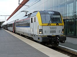 1803 met stam I11-rijtuigen in 2011 te Brugge