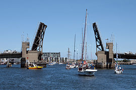 Cầu Birkenhead ở Port Adelaide, Úc