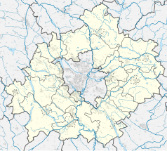 Mapa konturowa powiatu poznańskiego, na dole nieco na prawo znajduje się ikonka zamku z wieżą z opisem „Zamek w Kórniku”