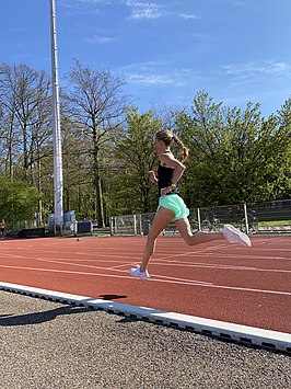 Lindsey De Grande in actie tijdens een training.