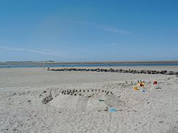 Strand von Utersum bei Ebbe mit Blick auf die Nordspitze von Amrum