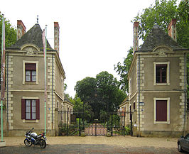 Huidige toegang tot het park van het voormalig kasteel