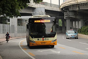 第二巴士 ZK6120CHEVNPG21 (H11) 行駛於886路，該車型現已退役