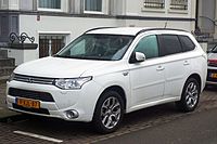 Mitsubishi Outlander PHEV (pre-facelift)