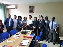 Liliane Massala avec les représentants de l'université Huazhong (Chine) des sciences et technologies