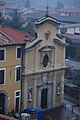 La chiesa e la piazza antistante