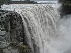 La cascade Dettifoss, sur la Jökulsá á Fjöllum : les rivières islandaises ont un important potentiel énergétique, mais aussi touristique.