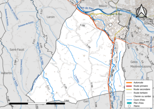 Carte en couleur présentant le réseau hydrographique de la commune