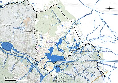 Carte en couleur présentant le réseau hydrographique de la commune