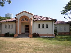 Art building (D), with owl columns