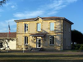 The town hall in Virelade