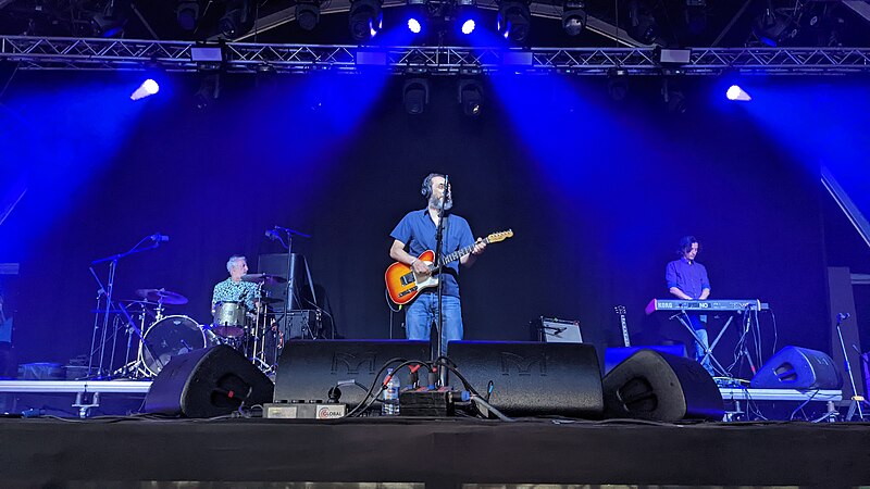 Los Planetas actuando en Atlantic Fest (Villagarcía de Arosa, 16 de julio de 2022).