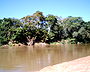 O rio Mearim no povoado Santa Cantídia Pedreiras, Maranhão.