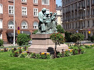 Topelius and Children by Ville Vallgren in Helsinki, 1932