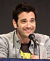 Colin Donnell interpreta Tommy Merlyn