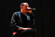 Chester Bennington během turné v roce 2010